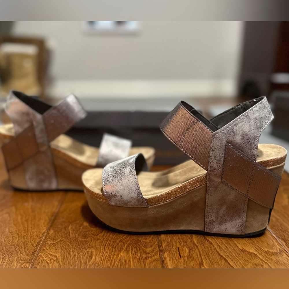 Pierre Dumas Pewter Wedge Sandal Size 7